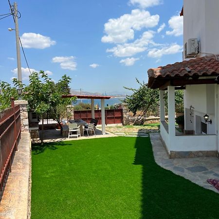 Apartment In Salamina With Garden & Sea View Selinia Eksteriør billede