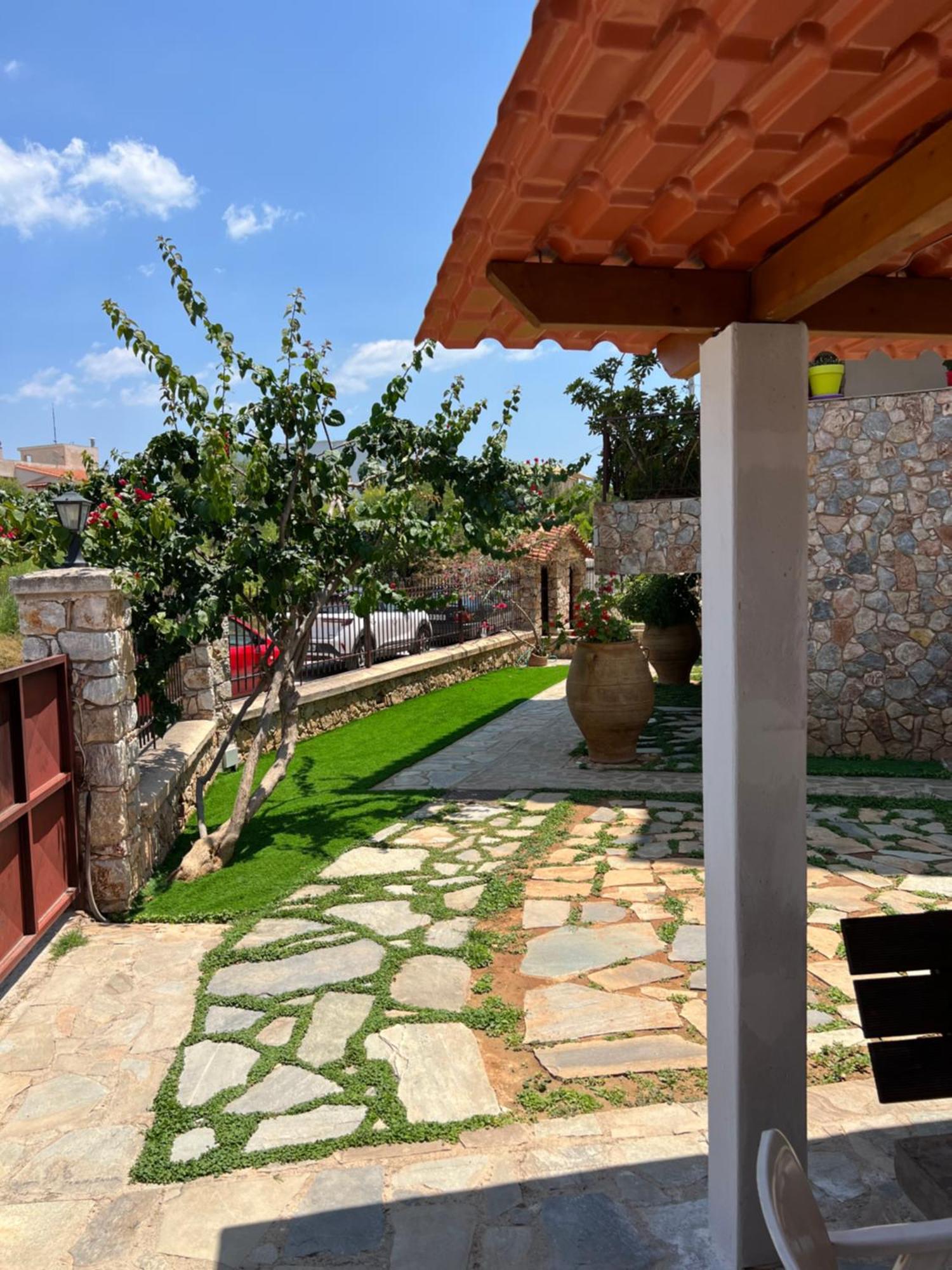Apartment In Salamina With Garden & Sea View Selinia Eksteriør billede